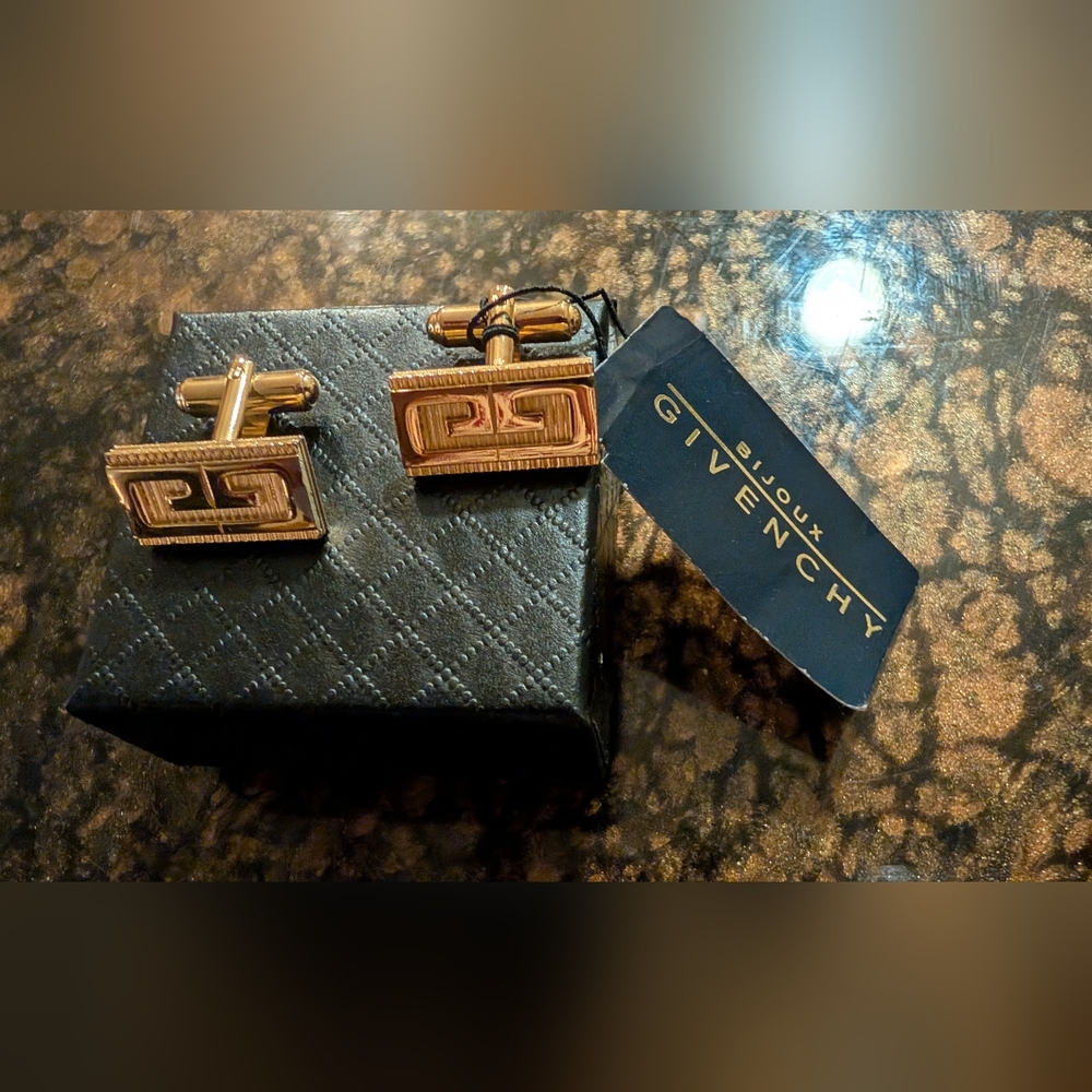 Givenchy Bijoux Cuff Links Vintage Stamped Gold Tone NWT With Flaw
